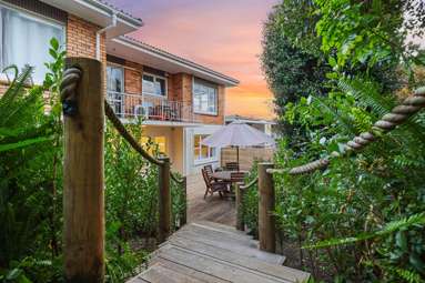 2/120 Orakei Road_3