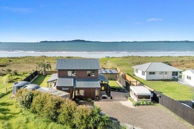 Former Black Caps star Lou Vincent selling his ‘Beach Bum’ bach for over $1.15m