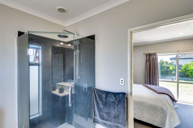 22 Squire Drive Awatoto_11