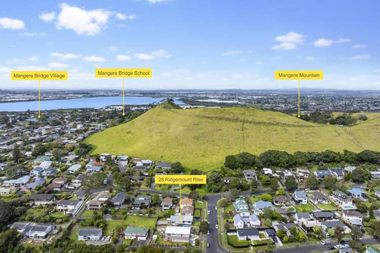 28 Ridgemount Rise Mangere Bridge_23