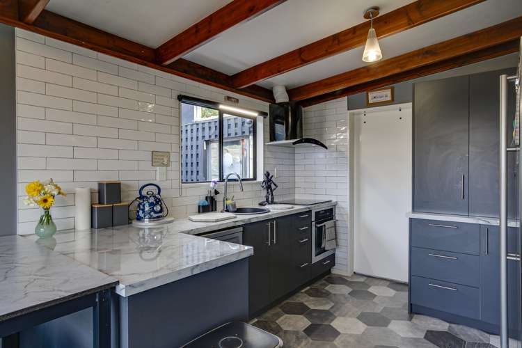 8 Roslyn Terrace West End_3