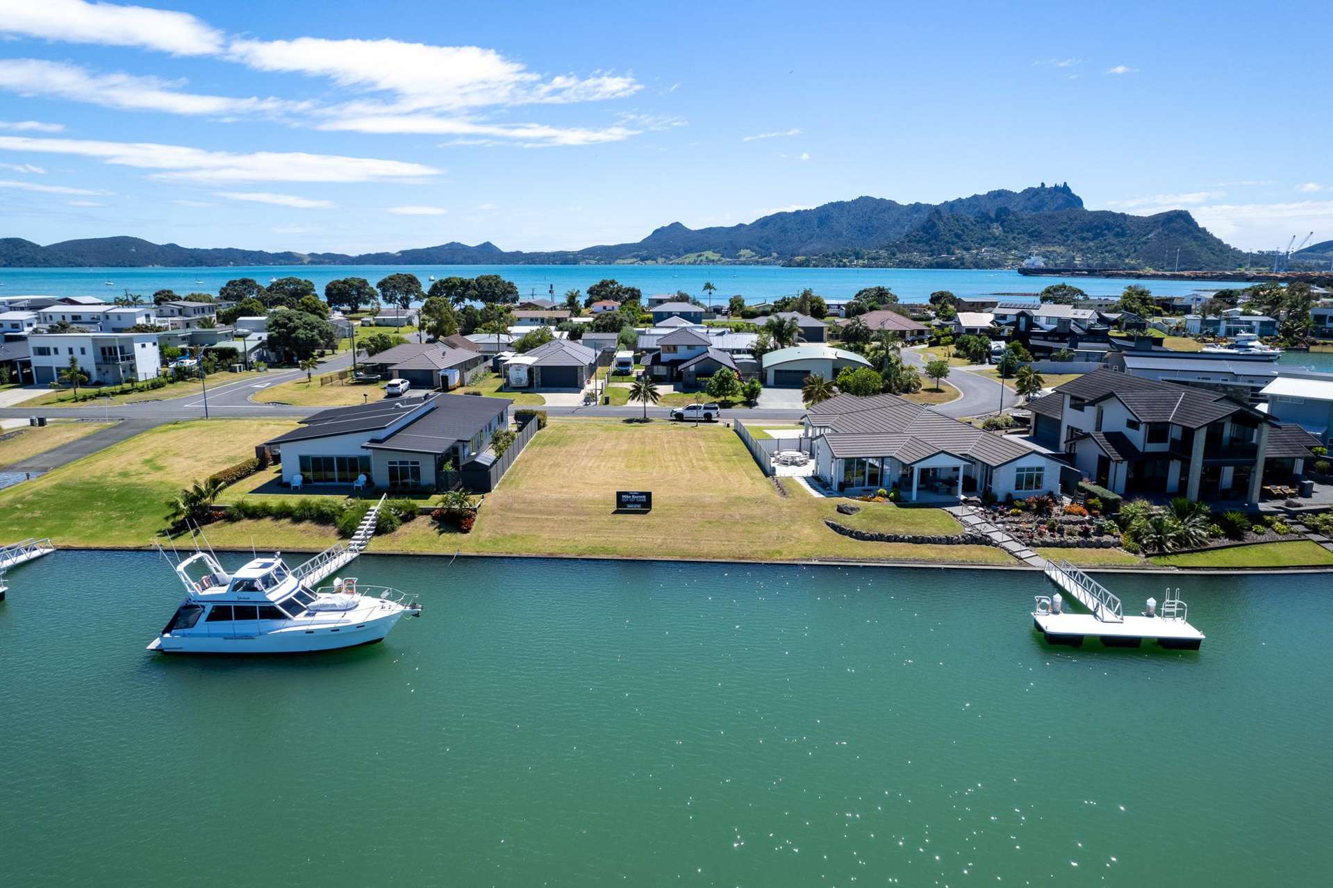 16 Finch Street One Tree Point_0