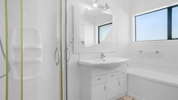 38a Glenfern Road Mellons Bay_6