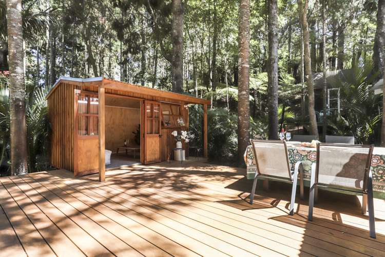 227 Woodlands Park Road Titirangi_16