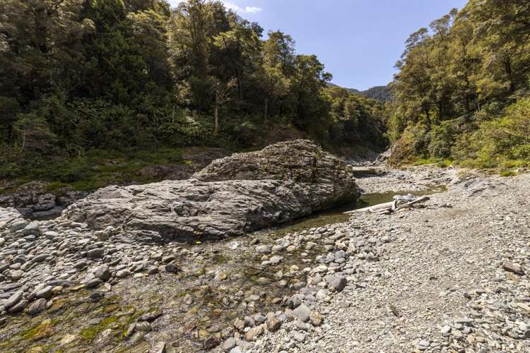 788 Wakamarina Road Havelock_46