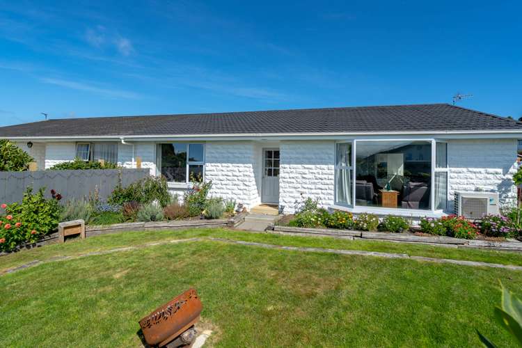 99a Easther Crescent Kew_30