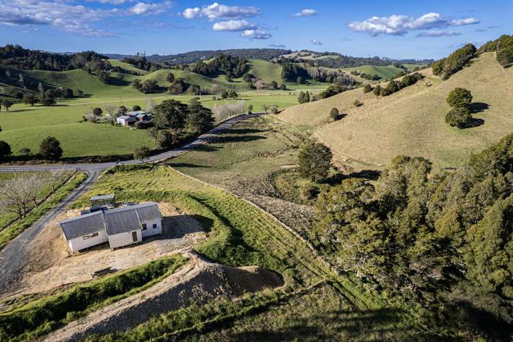1261 Hukerenui Road_5