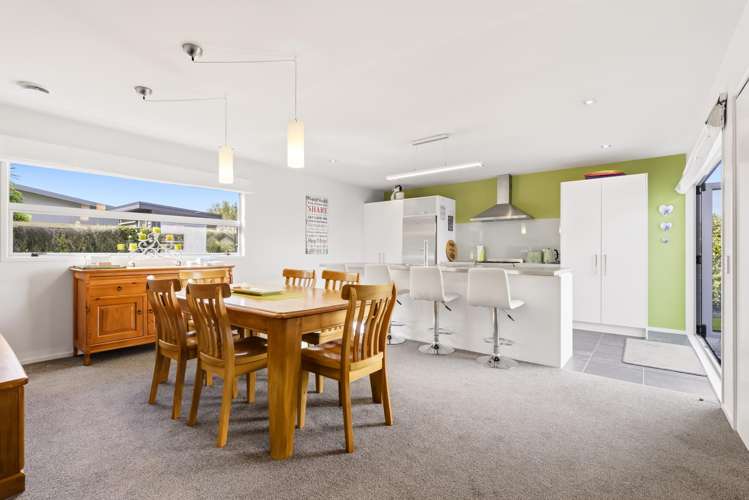 8 Lochaber Drive_3