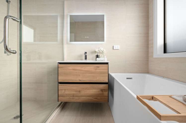 39 Overton Street Rototuna North_15