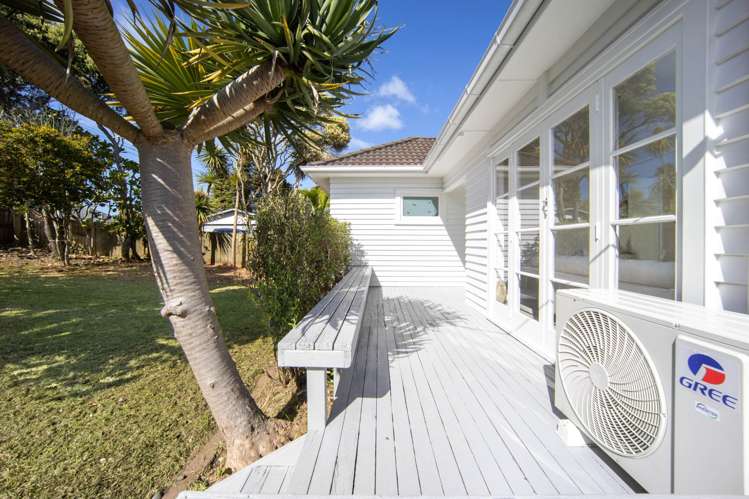 67 Golf Road New Lynn_17