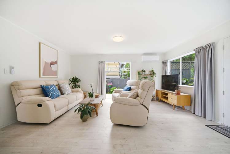 2/154 East Coast Road Forrest Hill_5