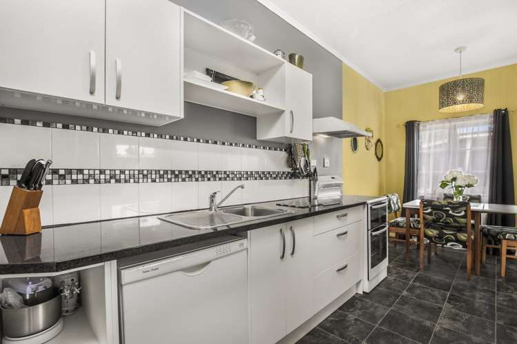 82a Atkinson Road Titirangi_6