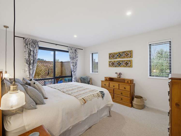 3/2 Loe Place Amberley_15