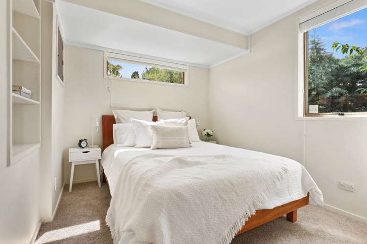 29 Ingle Avenue Waipahihi_12