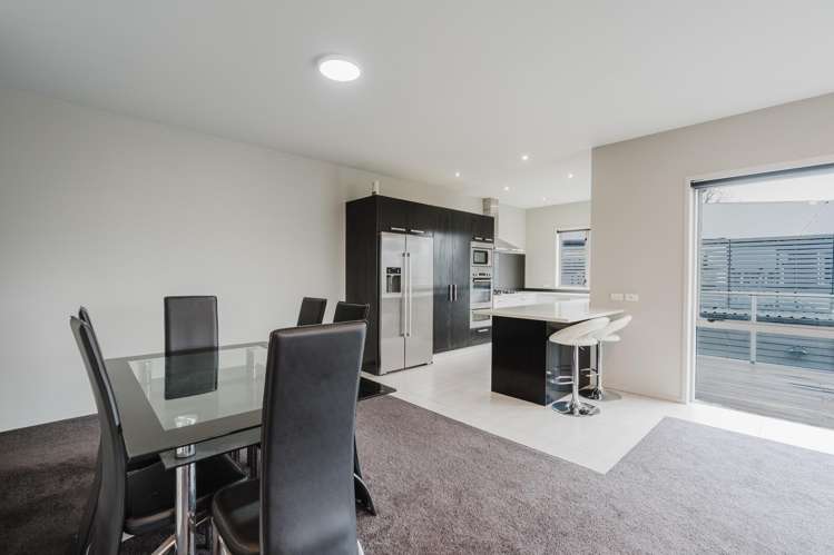 19/111 Thomas Road_2