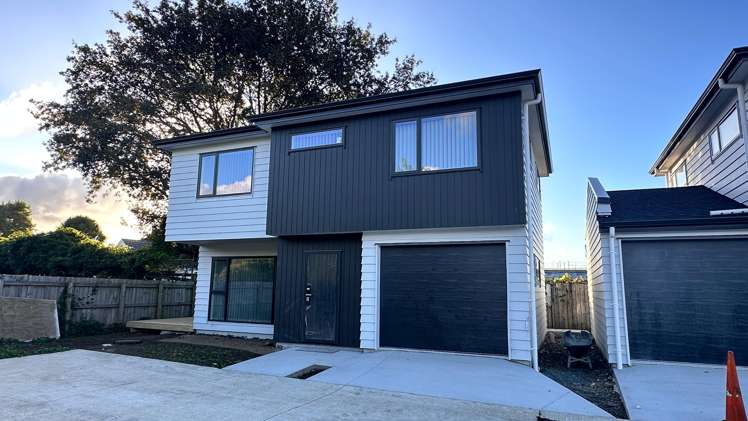 2/33A Edmund Hillary Avenue Papakura_2