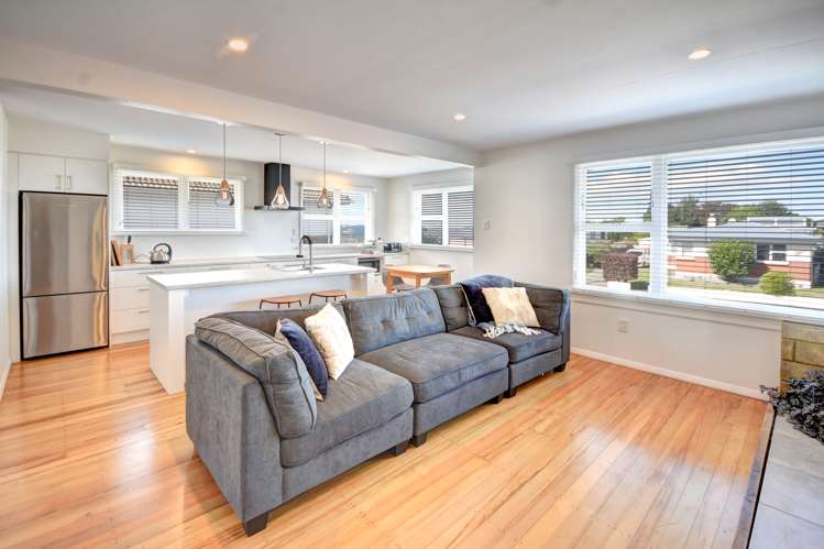 27 Stephen Street Halfway Bush_4