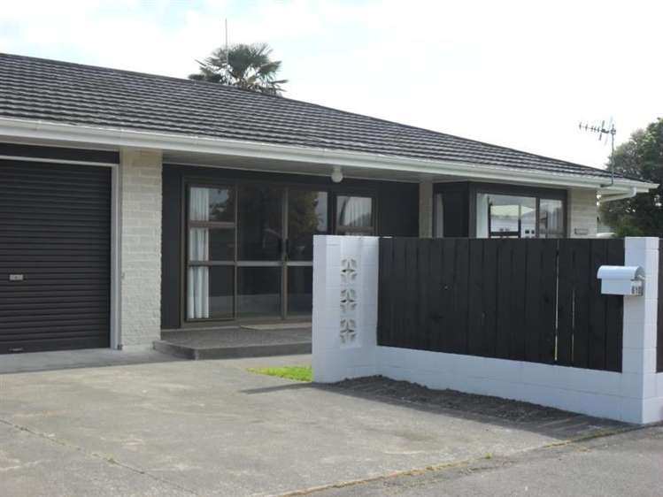 610 Southampton Street West_0