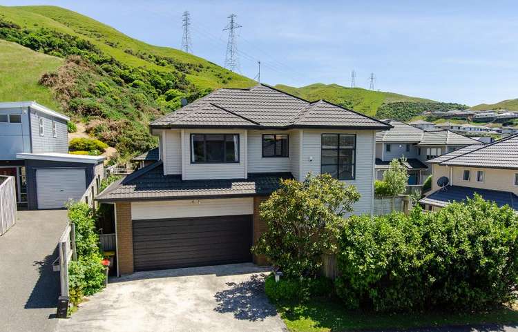 6 Erlestoke Crescent Churton Park_1