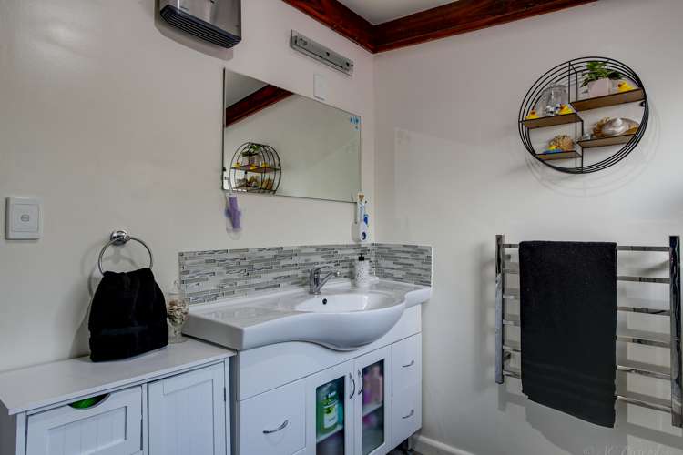 8 Roslyn Terrace West End_11