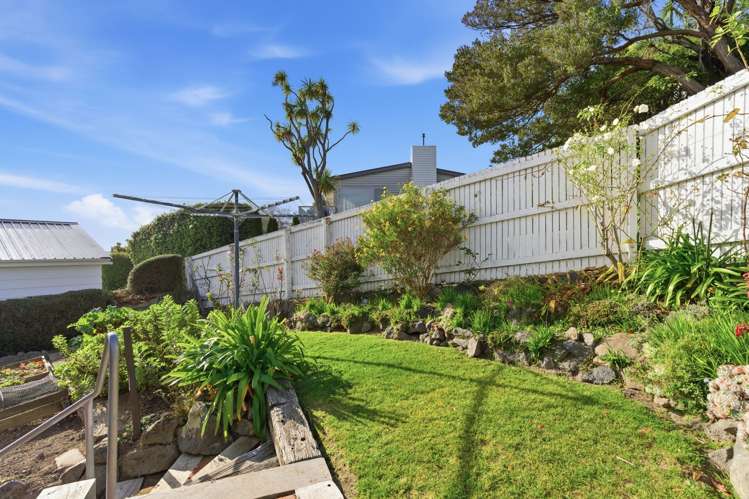 39 Te Awakura Terrace Mount Pleasant_35