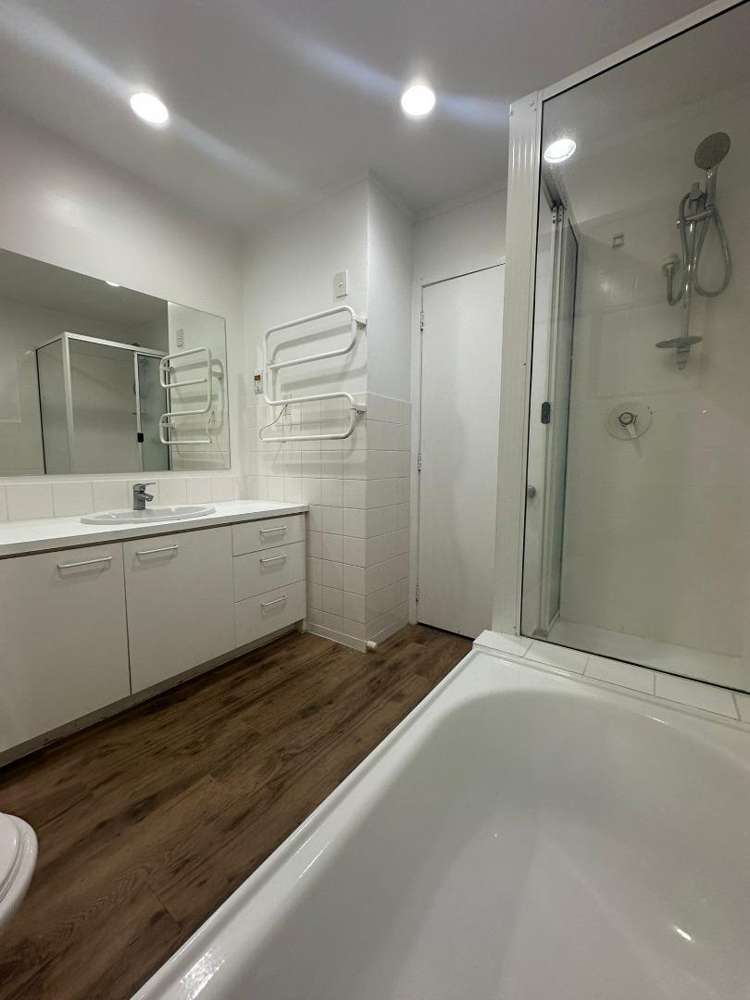 5b Himalaya Crescent 1708_17