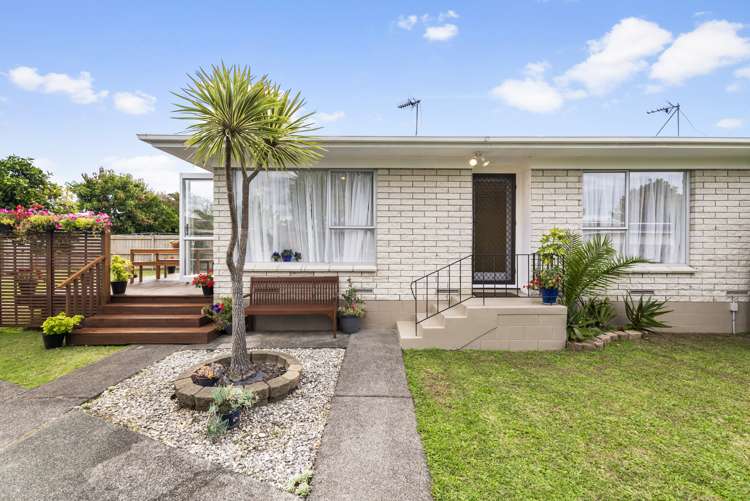 2/7 Hedge Row Sunnyhills_11