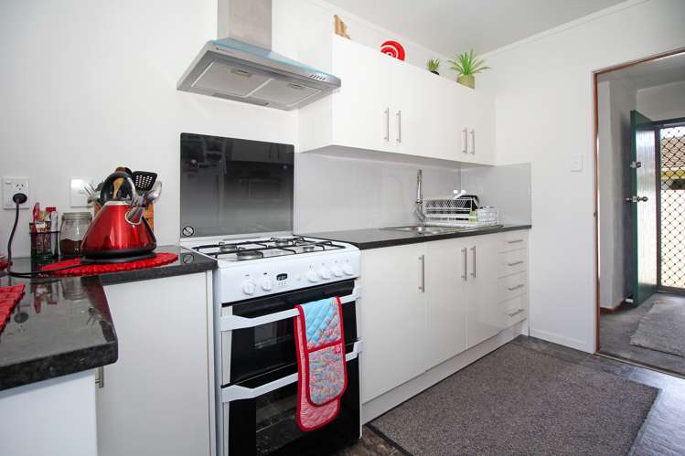 130 Mahia Road Wattle Downs_9