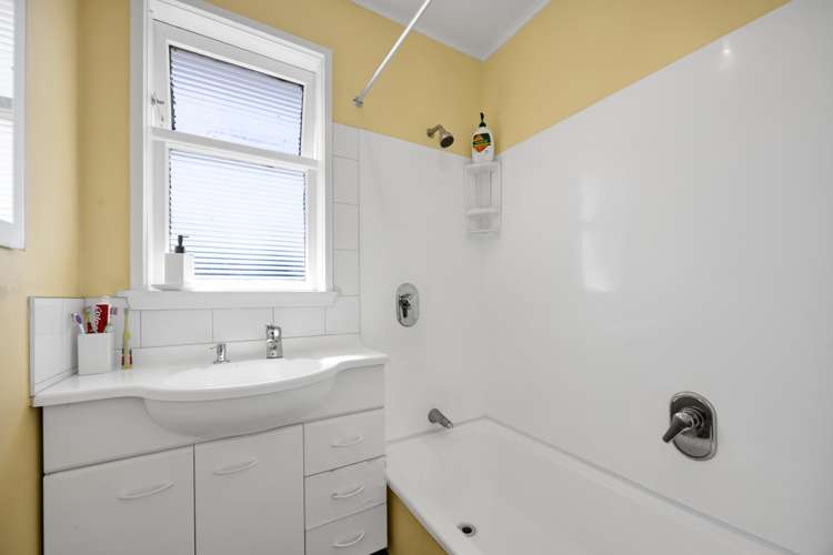 15a Pratt Street Waitara_3