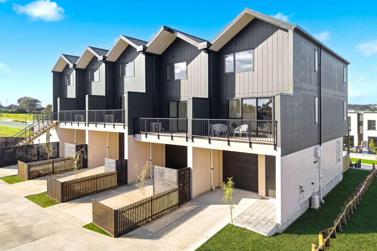 215 & 217 Henwood Road_0