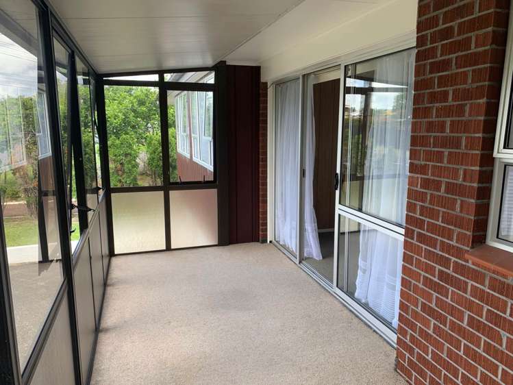 272 Royal Road Massey_18