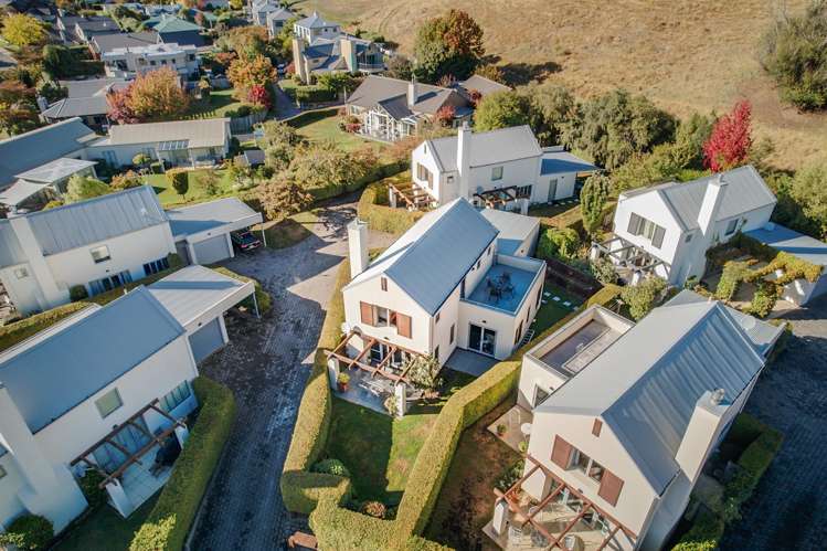 9 Meadowbrook Place Wanaka_34