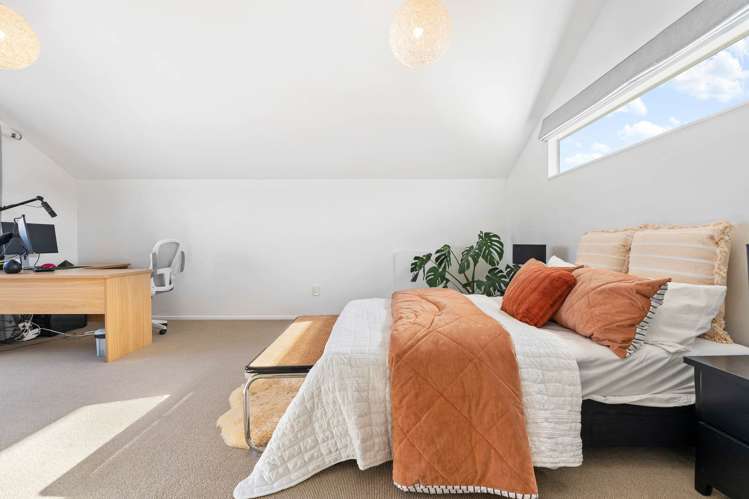 22 Windfall Grove Greenhithe_15