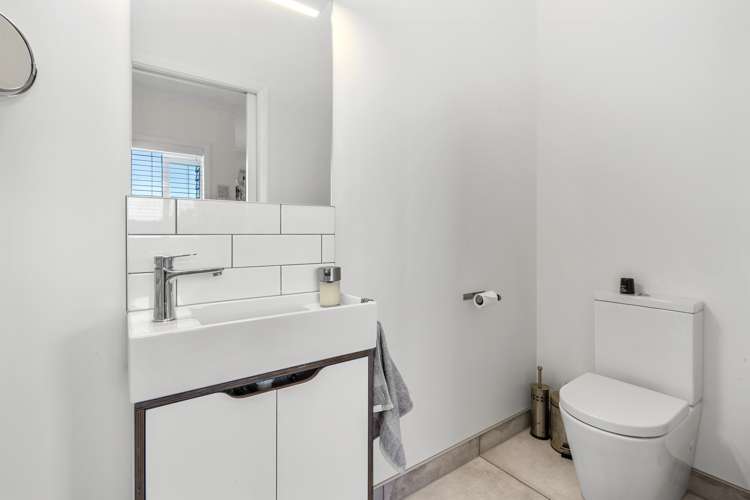 7 Birdwood Street Karori_11