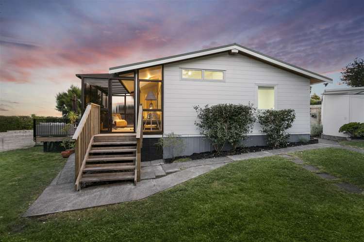 1/23a Gladstone Road Northcote_24