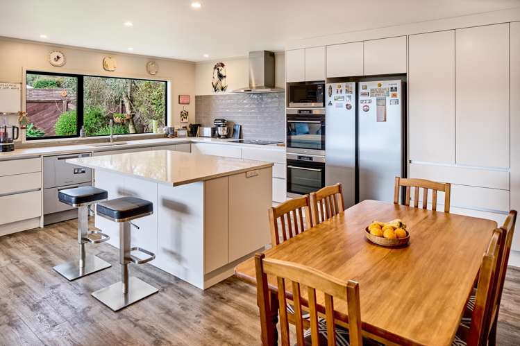 13 Halladale Road Papakowhai_2