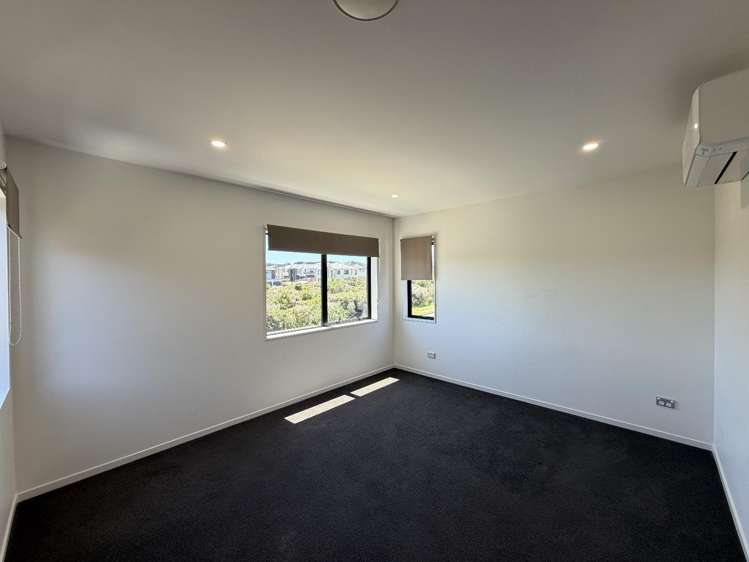 21 Eros Road 10673_7