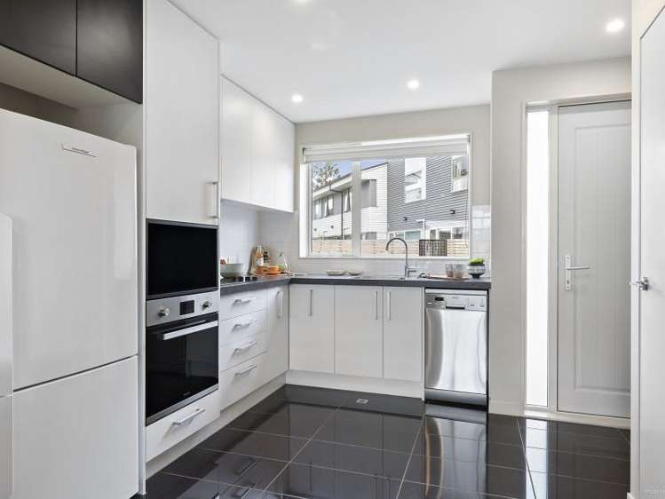 6/2 Stone Street Miramar_1