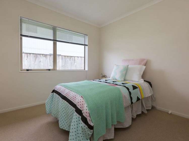 71 Percy Kinsman Crescent Riverstone Terraces_10