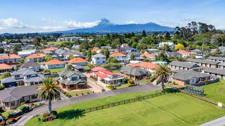 3 Saddle Row Welbourn_59