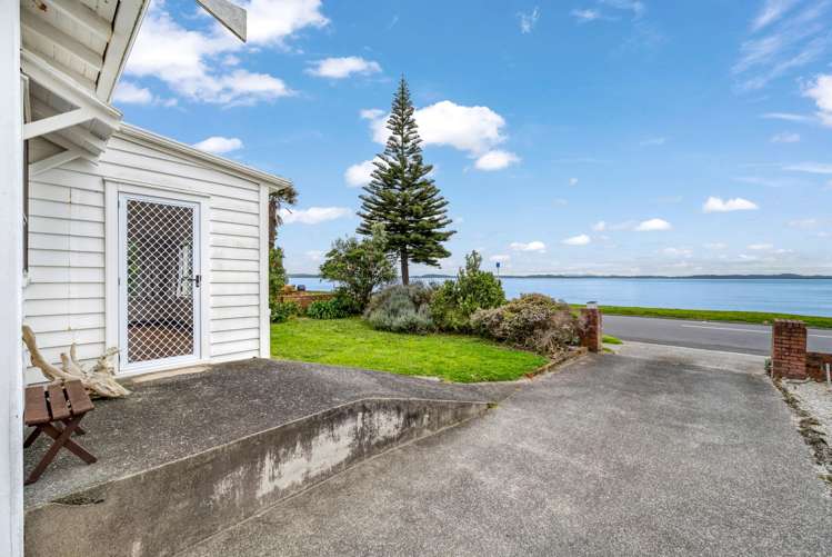 9 The Esplanade Eastern Beach_1