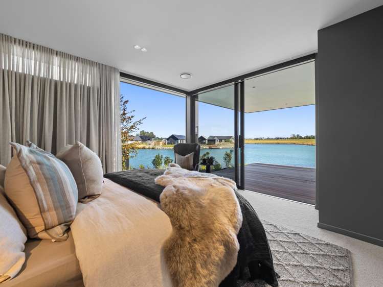 25 Bridgewater Quay Lake Hood_15