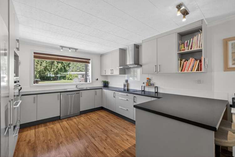 32 Scarlet Oak Drive West Melton_3