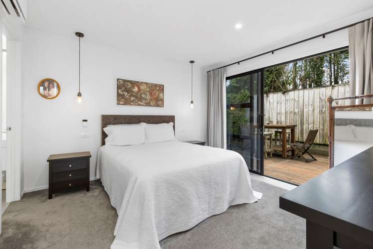 747b River Road Chartwell_10