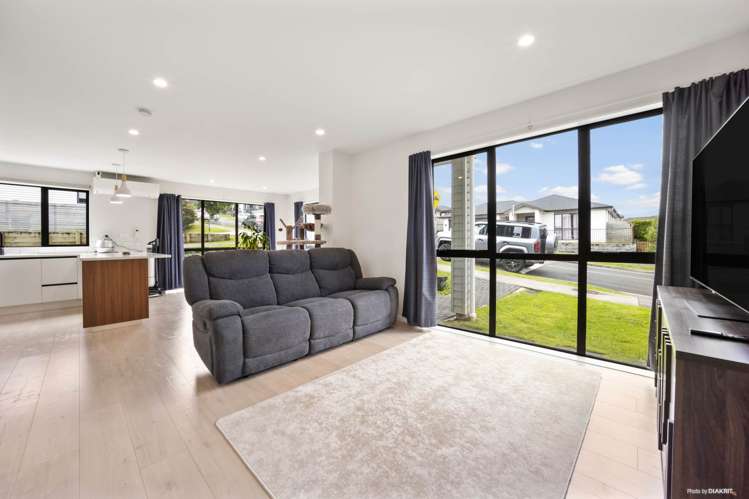 21 Mamuku Drive Massey_11
