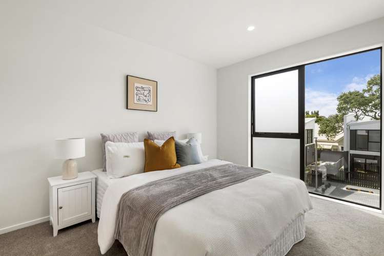 16-18 Handley Avenue Narrow Neck_13