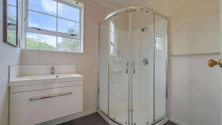 1694 East Coast Road Whakatiwai_14