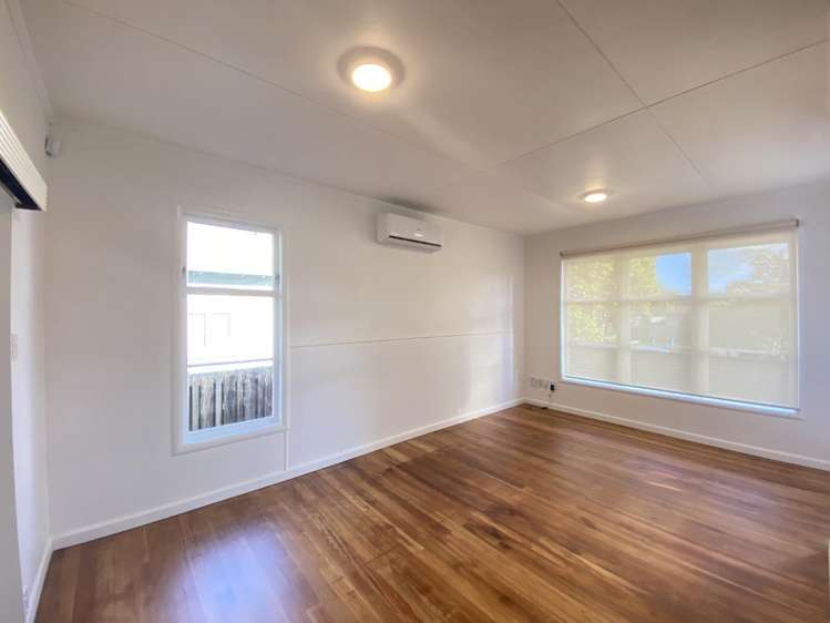 930 Heaphy Terrace 1055_2