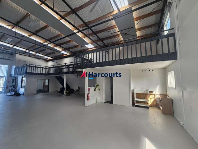 196 Centreway Road Orewa_1