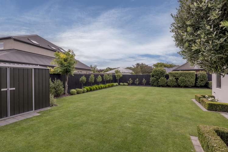 9 Napoleon Close Harewood_24